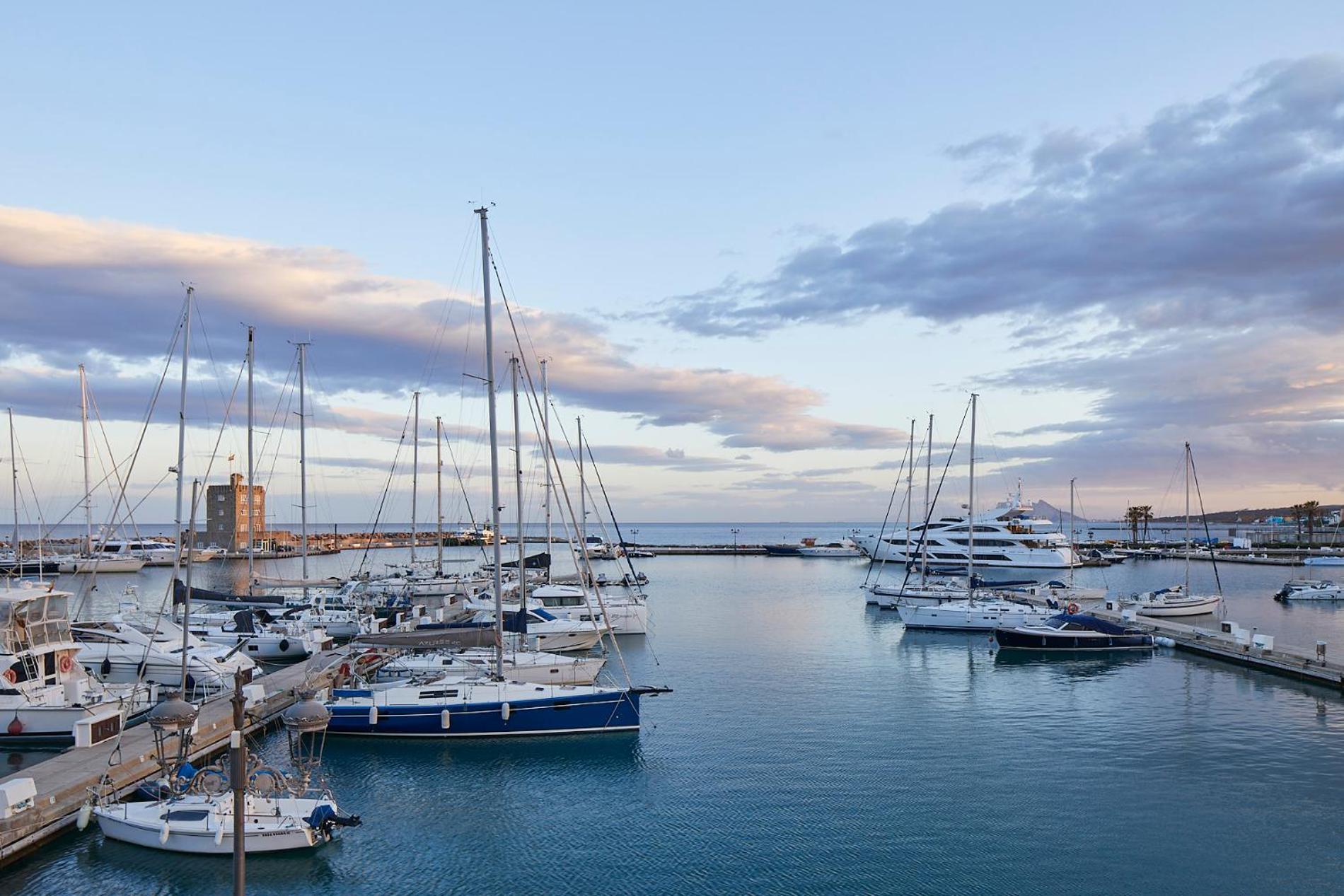 Hotel Mim Sotogrande Club Maritimo Luaran gambar